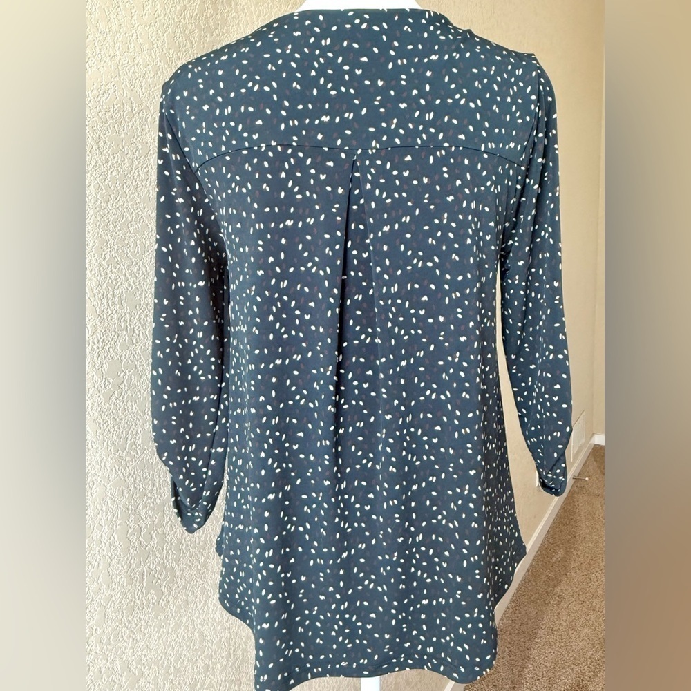 NWT Beacon Patty Roll Tab Knit Top Dark Green Polka Dot V-Neck XS Petite - Picture 7 of 8